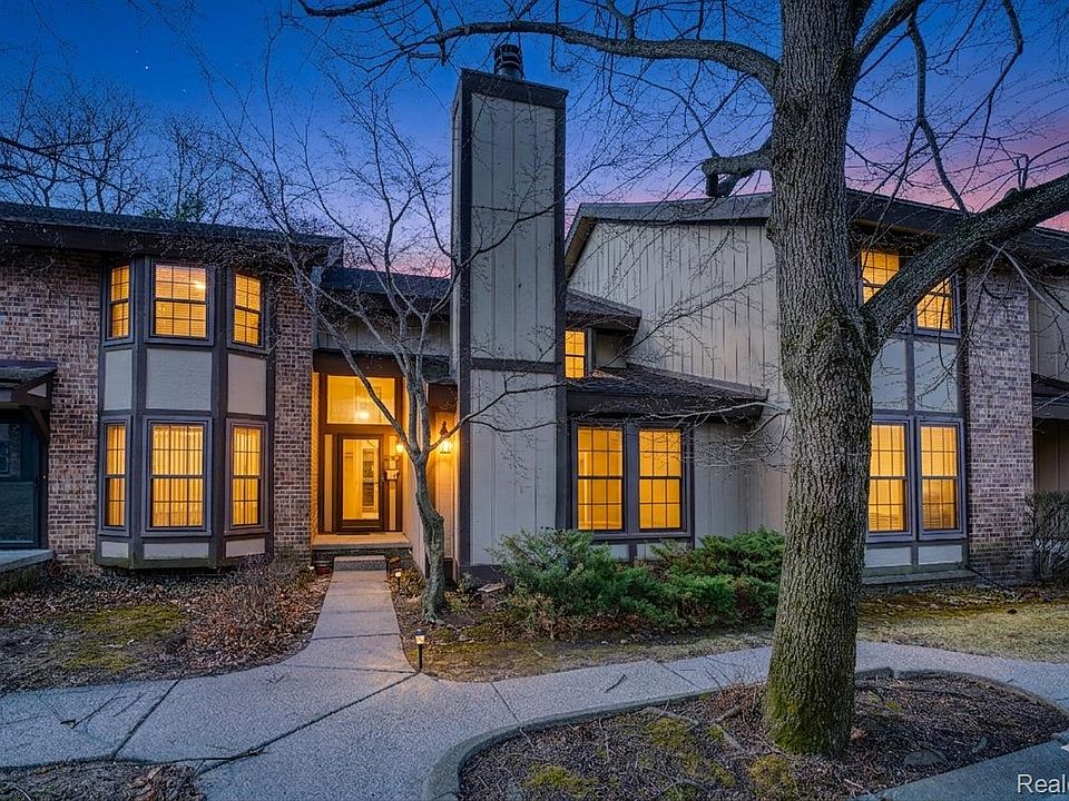 1st image of 25178 Maplebrooke Dr