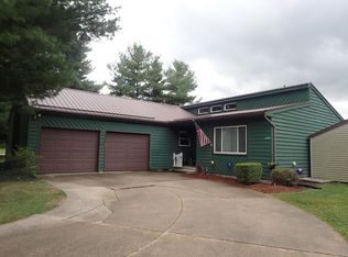 2208 Independence Dr, Goshen, IN 46526