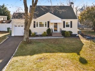 601 Fairway Rd, Linden City, NJ 07036