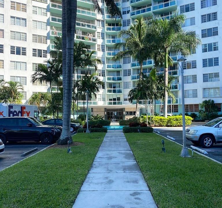 1st image of 3301 NE 5th Ave APT 514