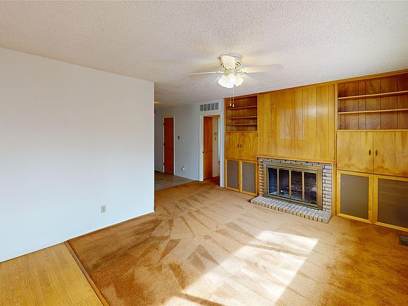 2nd image of 165 La Cueva St