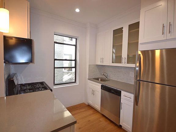 3rd image of 2168 35th St APT 2G