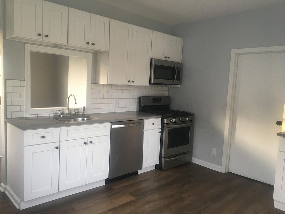 1st image of 118 Willow St #2