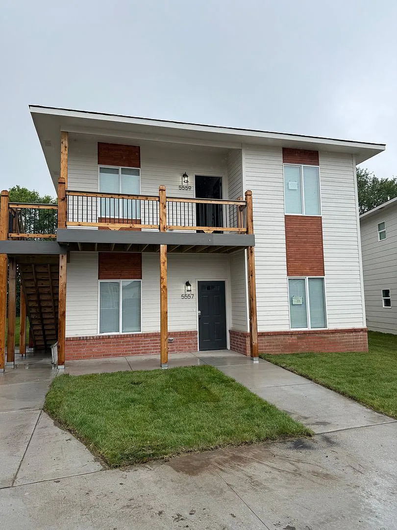 5557-59 N Bressler Dr — Photo 2