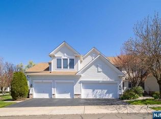 62 Buckthorn Ct, Paramus, NJ 07652