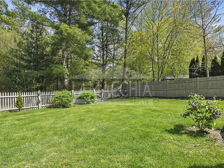 583 N Falmouth Hwy — Photo 23
