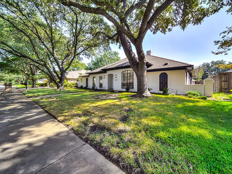 6650 Lovington Dr — Photo 3