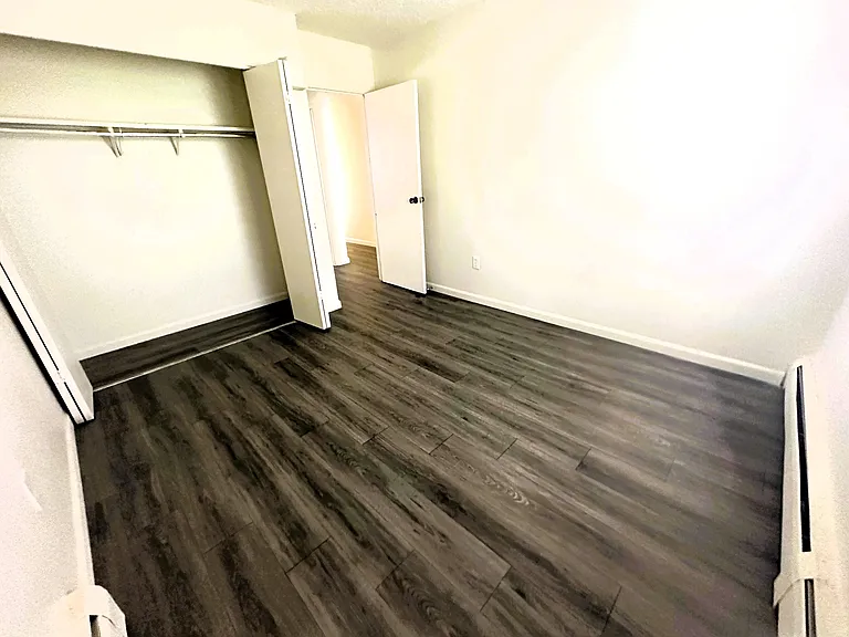 2811 Riverside Dr — Photo 9