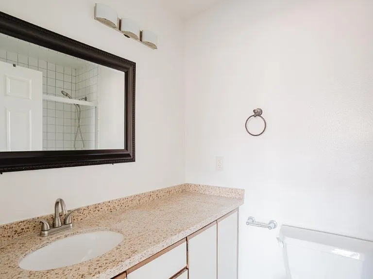 1134 Campbell St #307 — Photo 29