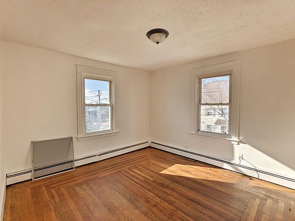 3rd image of 73 Julian St Floor 2