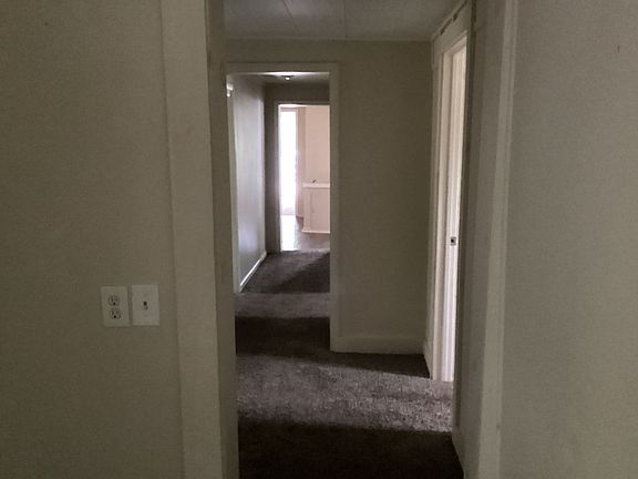 5th image of 147 Carpenter St