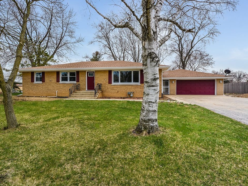 1st image of 905 Maryville Dr