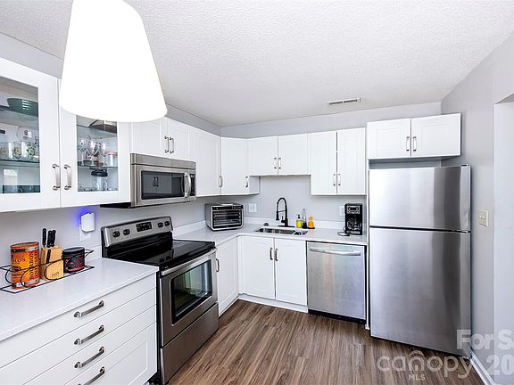4th image of 1649 Cedarview Ct