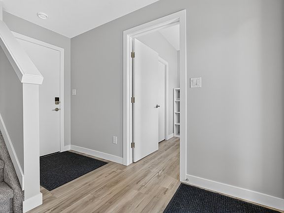 4th image of 50 Ebony Blvd #6