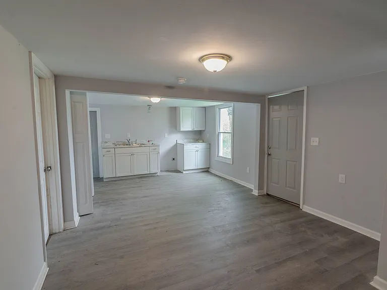 326 Maple St #B — Photo 3
