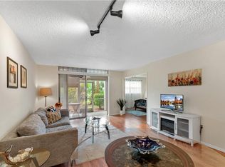 180 Turtle Lake Ct APT 102, Naples, FL 34105