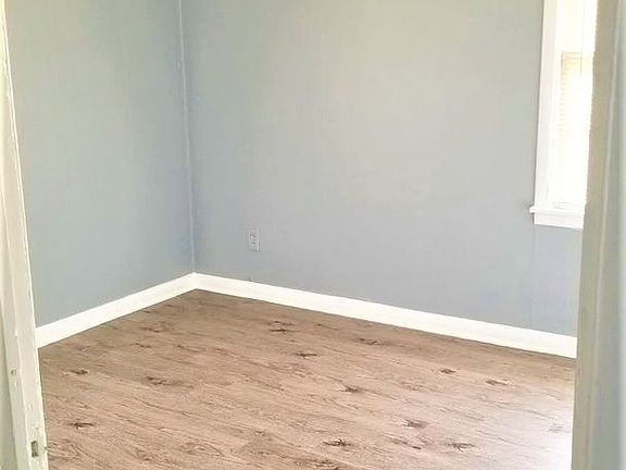 4th image of 2035 63rd St