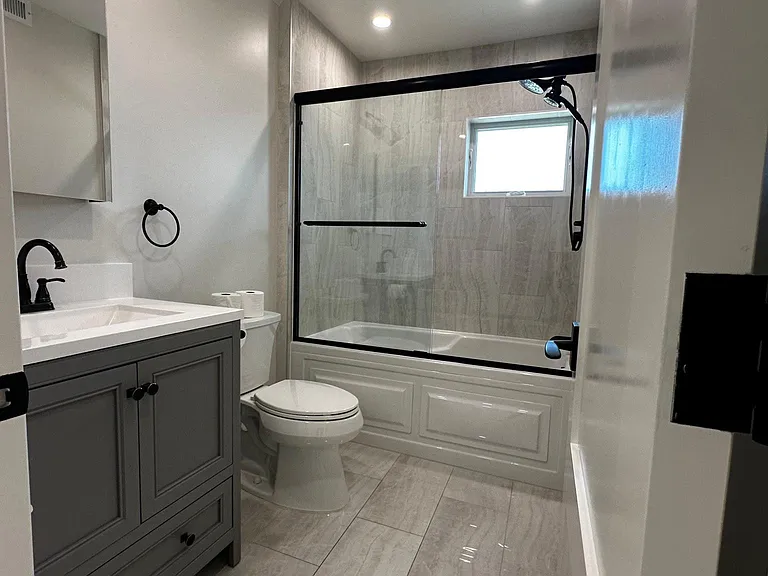 607 Wellington Dr #B — Photo 10
