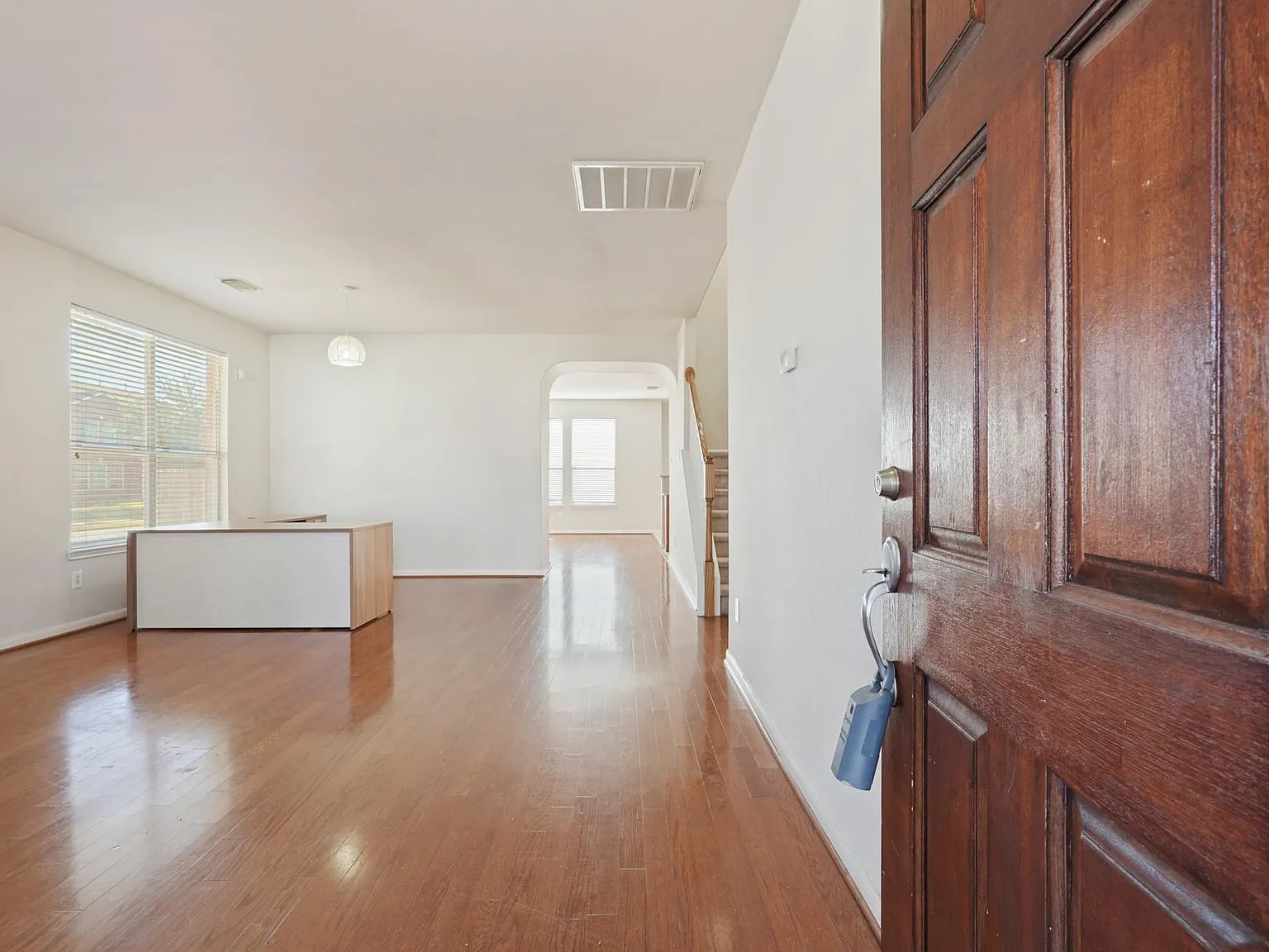 4 bed, 2.5 bath, 3524 sqft, $2,350 — Photo 3