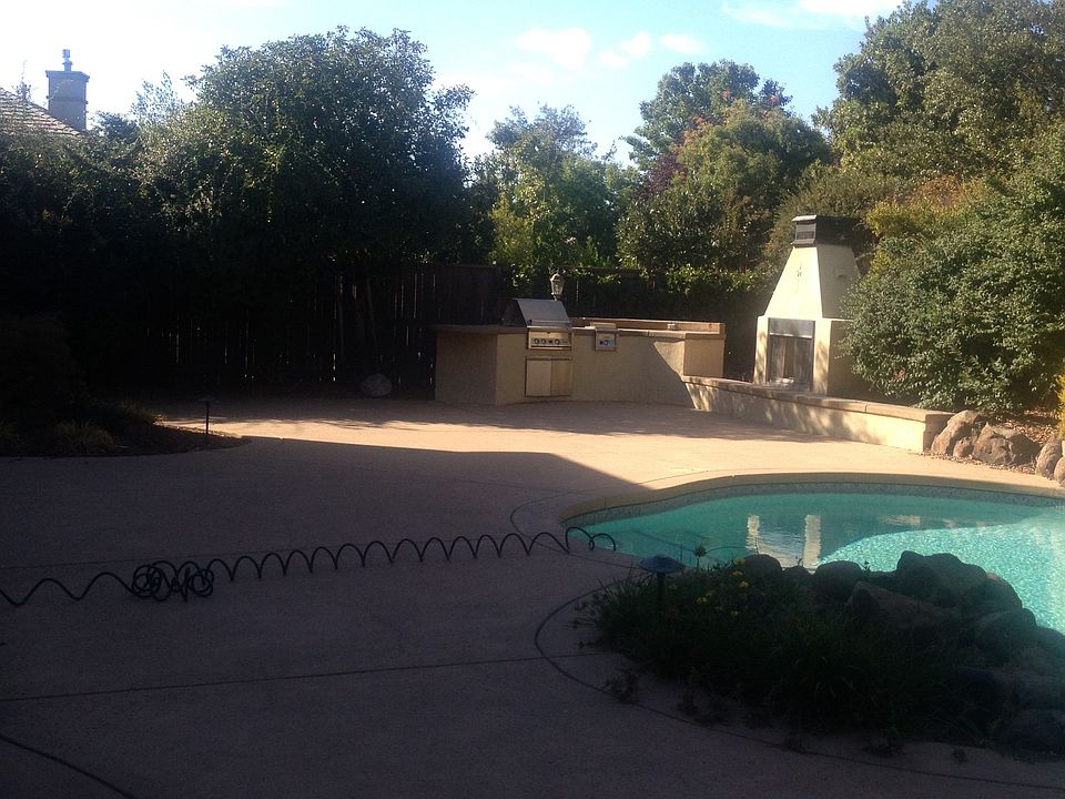 1st image of 4863 Village Green Dr