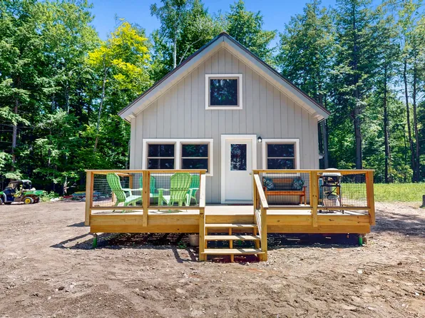46 W Lake Drive, Monmouth, ME 04259