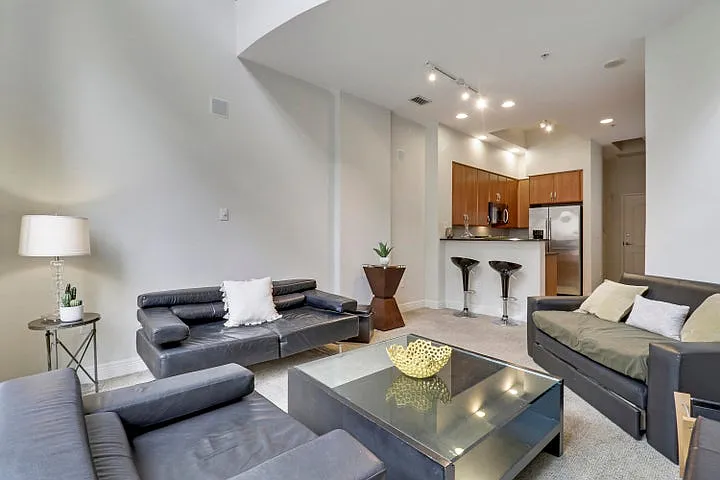 S Olive Ave — Photo 2