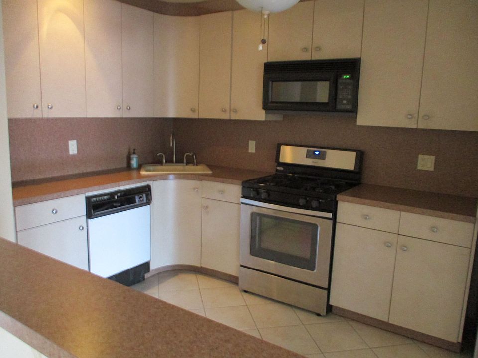 1st image of 2580 E 2nd St #3