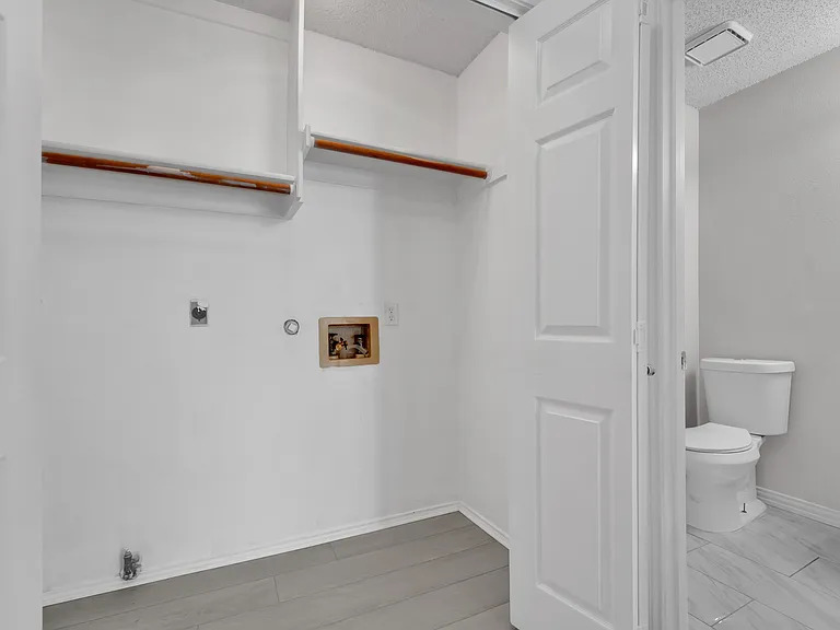 1410 Post Oak Dr — Photo 17