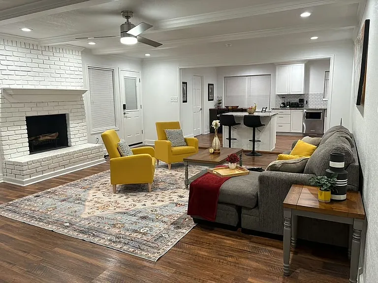 17211 Rolling Creek Dr — Photo 3