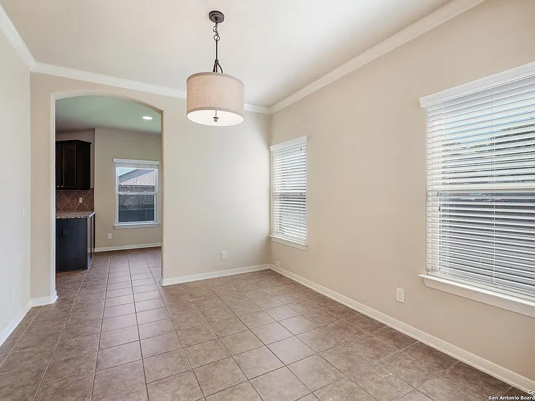 105 Fischer Dr — Photo 16