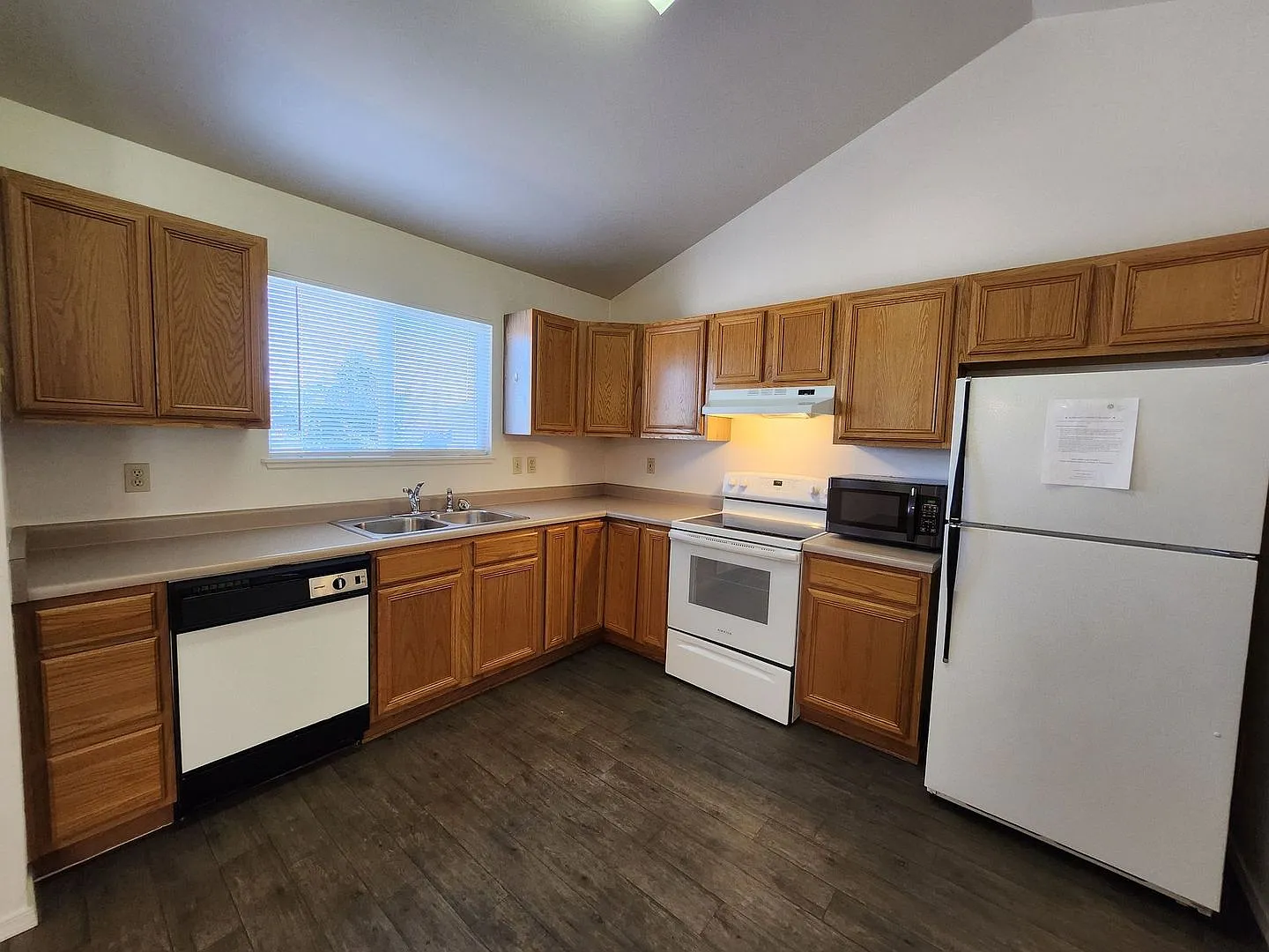 Charming Upper-Level 2BR/1BA in Brookwood Village | Limited Time Special- 50% Off First Month — Photo 3