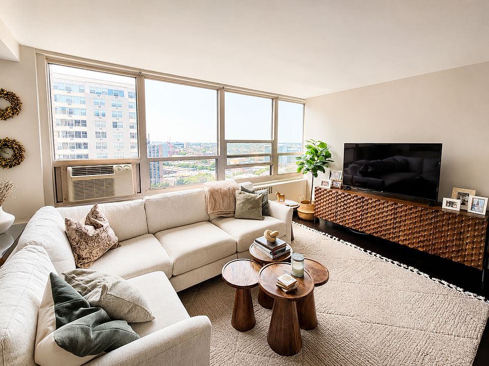 1st image of 3950 N Lake Shore Dr APT 2027