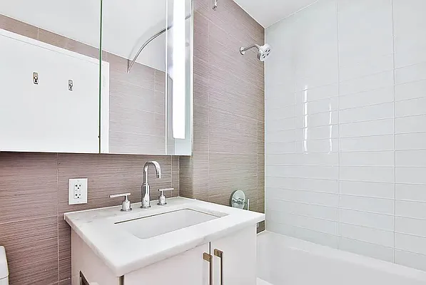 Rented by Platinum Properties | media 16