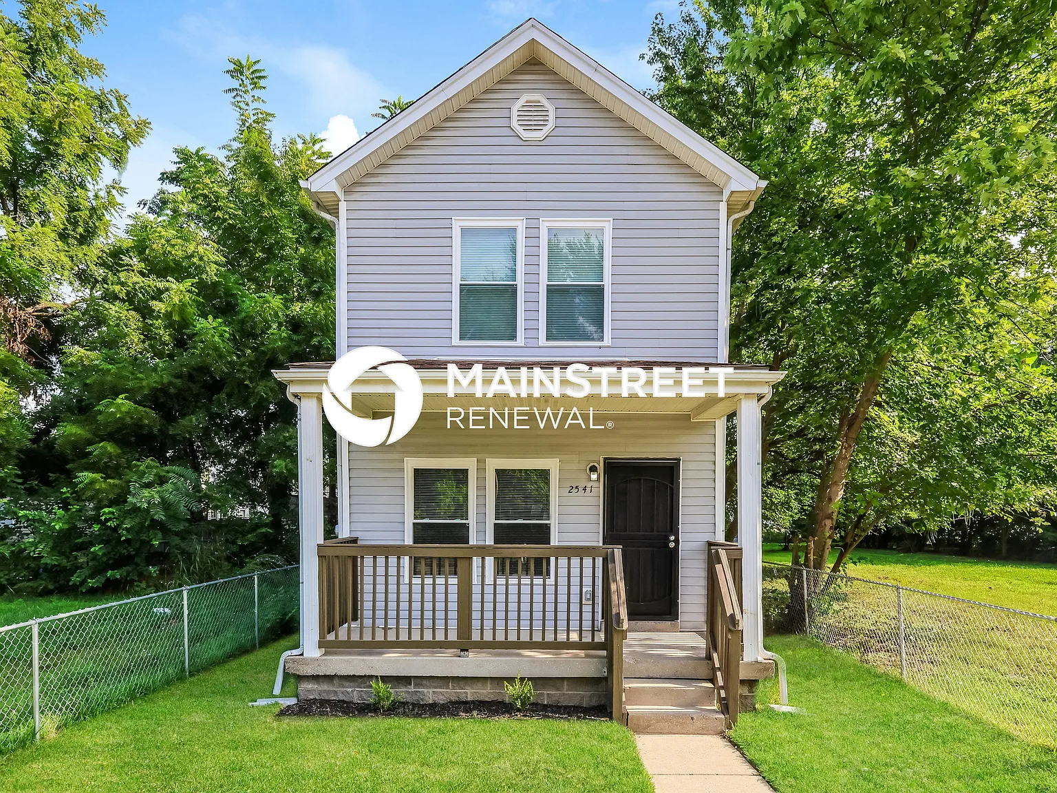 2541 Rowan St — Photo 1