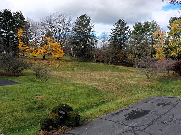 3rd image of 211 Yardley Sq