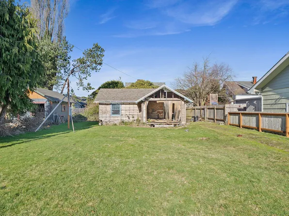 1608 5th St, Tillamook, OR 97141