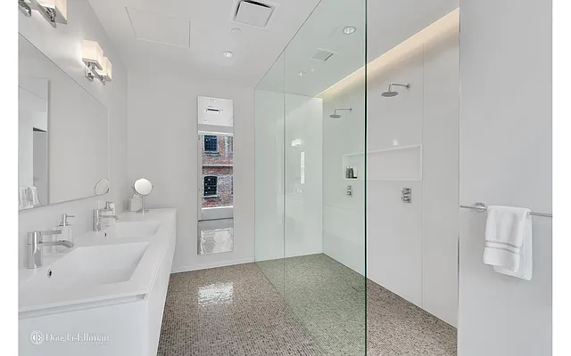 Rented by Douglas Elliman | media 33