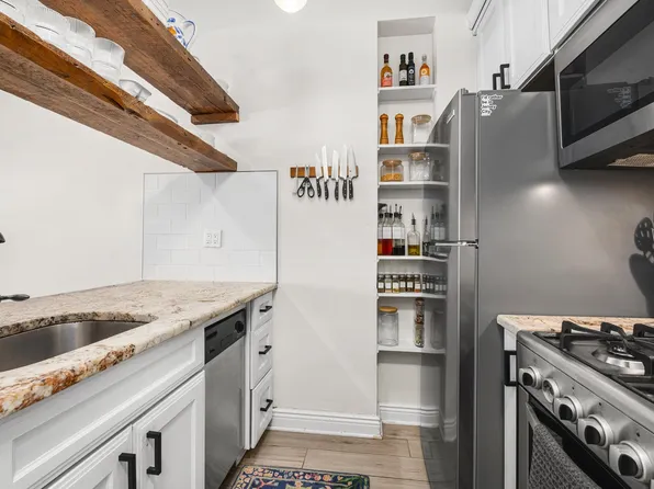 54 Magnolia Avenue image 2 of 17