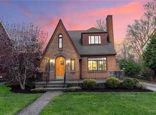 96 Amherstdale Rd, Amherst, NY 14226