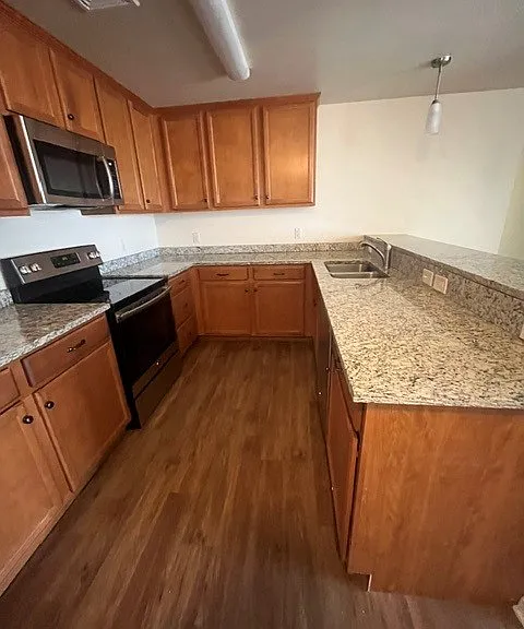 11 Davis Rd #11 — Photo 1