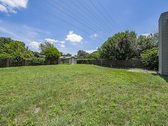 2nd image of 914 Peggotty Pl