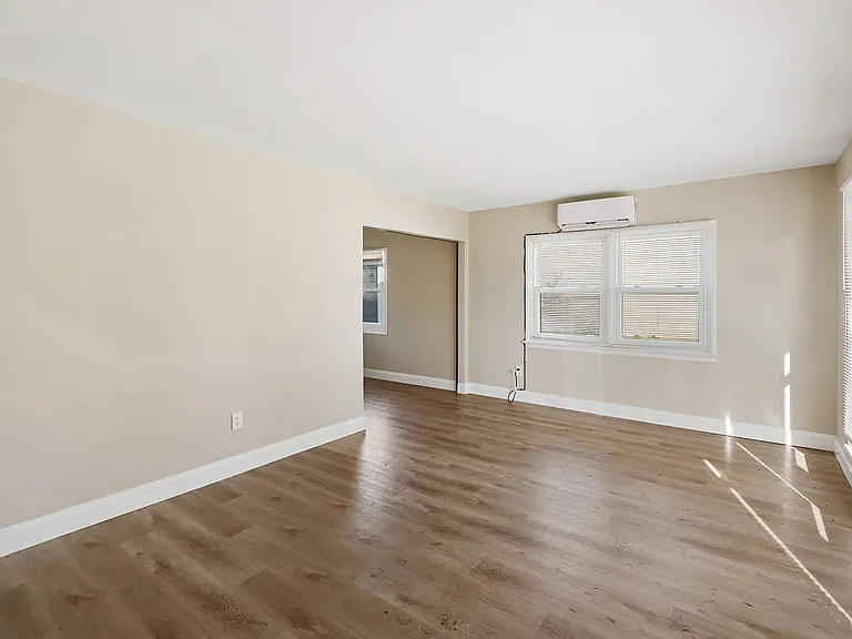11893 Bridgevale Ave — Photo 10