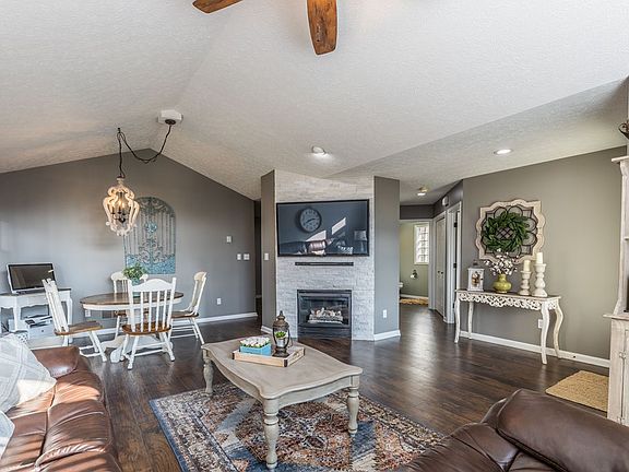 3rd image of 3227 Bold Forbes Way