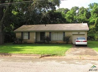 1102 E Angelina St, Palestine, TX 75801