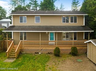 90601 Clark Rd, Warrenton, OR 97146