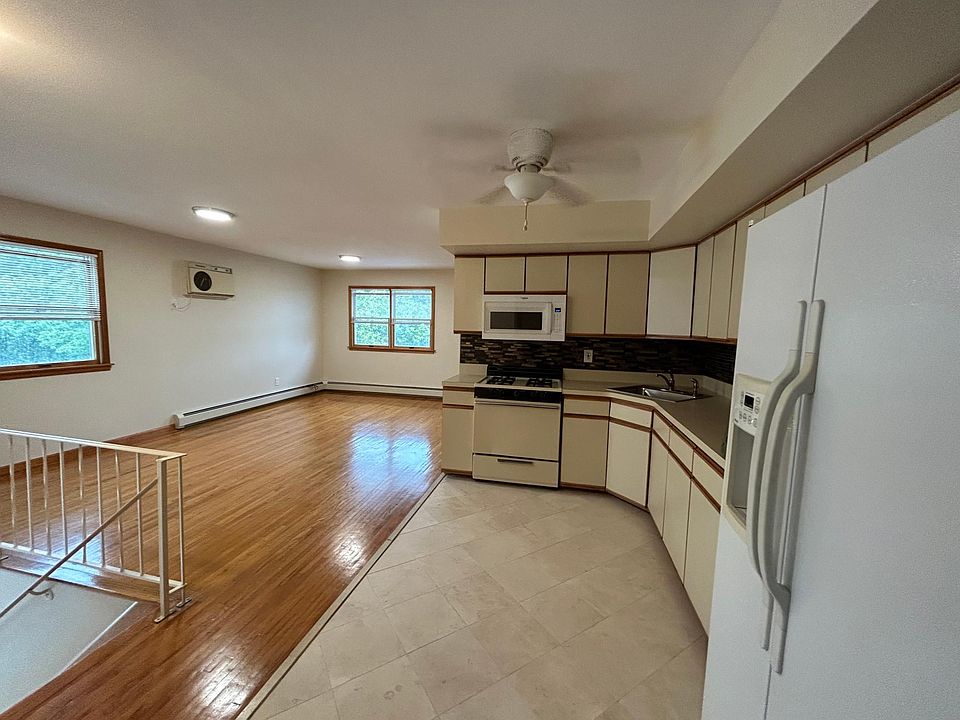 1st image of 363 Darlington Ave #1