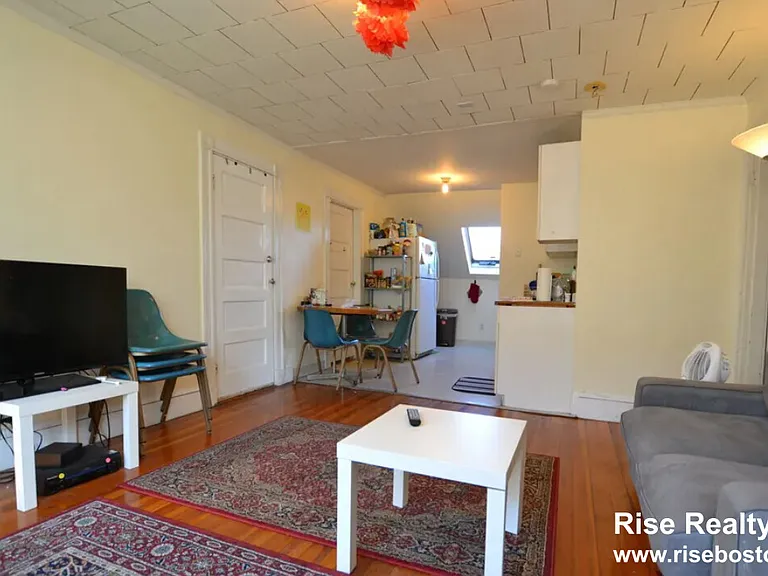 48-50 Brainerd Rd #3 — Photo 2