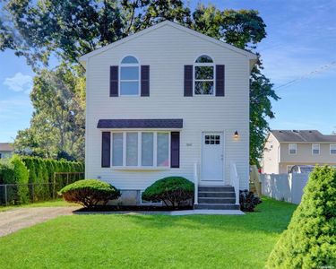 360 44th Street, Copiague, NY, 11726