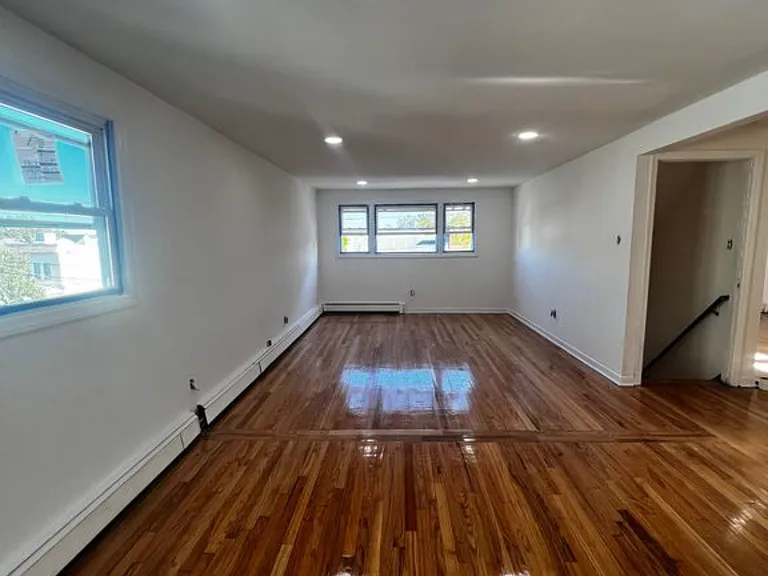 331 Hickory St — Photo 3