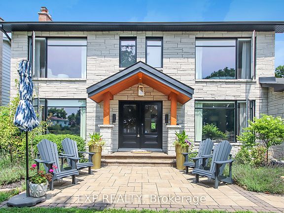2nd image of 895 Dresden Cres
